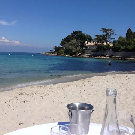 Prestige Luxury In Cap D'antibes Overlooking The Sea